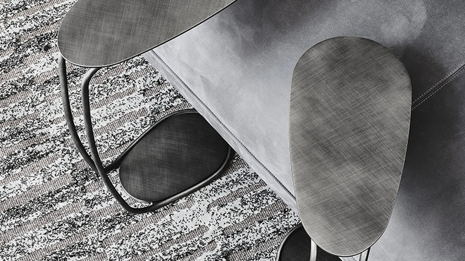 Tavolino con base e piano in acciaio verniciato Yago di Cattelan Italia