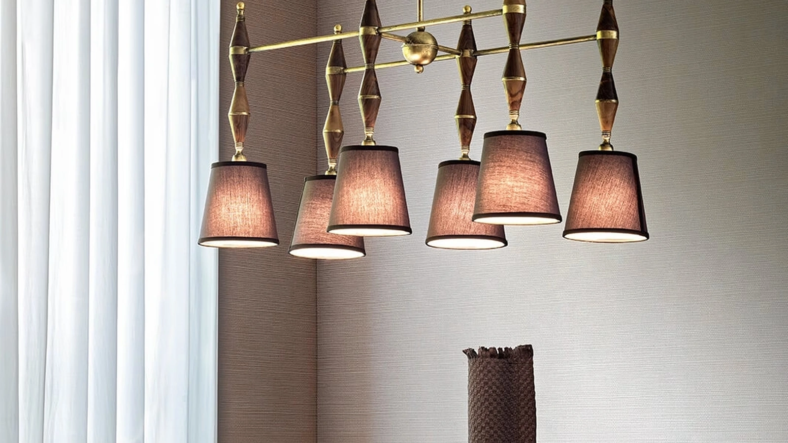 Lampada a sospensione Dèdalo a 6 luci in legno, metallo e tessuto di Silvano Grifoni