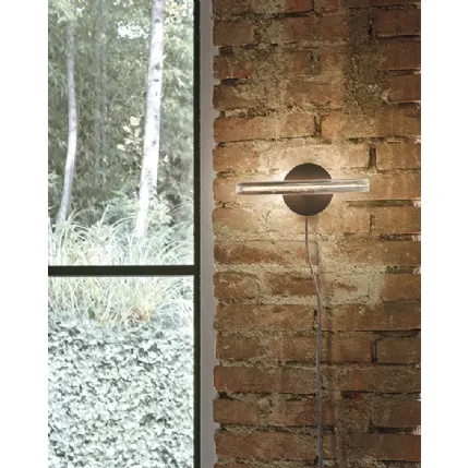 Lampada da parete con supporto in metallo e filamento luminoso a vista Jedi di Caos Creativo by Rossi&Co
