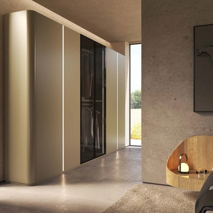 Armadio Ottanta laccato opaco con gole di Voltan