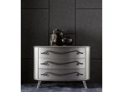 Comò classico in legno placcato MDF con gambe sagomate, fianchi e frontali curvi Papillon di Cortezari