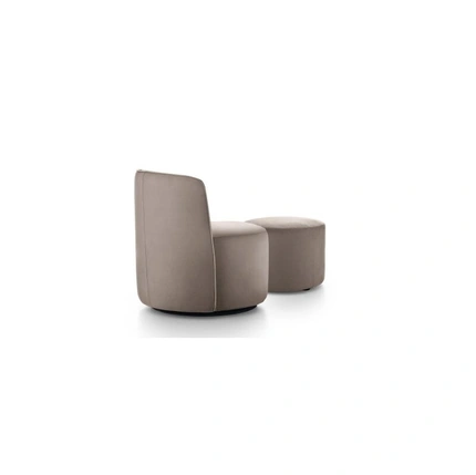 Poltroncina dalla forma rotonda e morbidamente imbottita Chloè di Ditre Italia