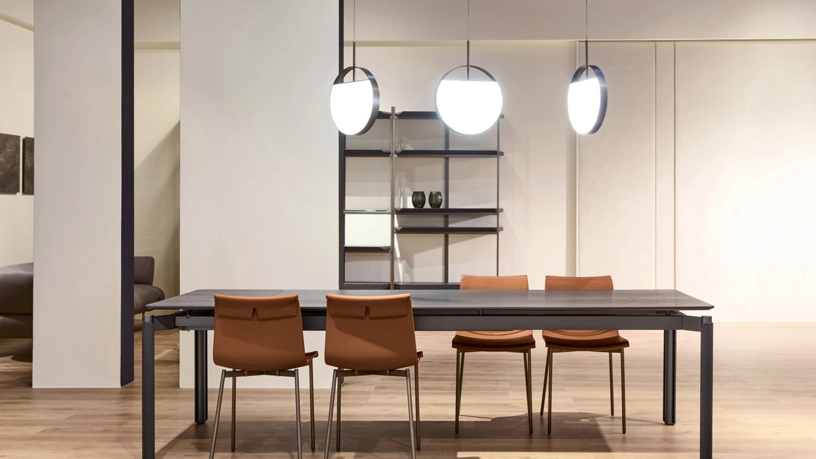 Sedia in pelle Circe di Cantori