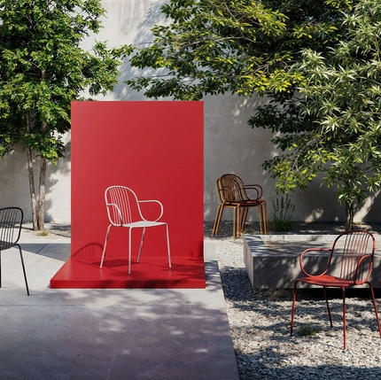 Sedia impilabile Diane di Infiniti