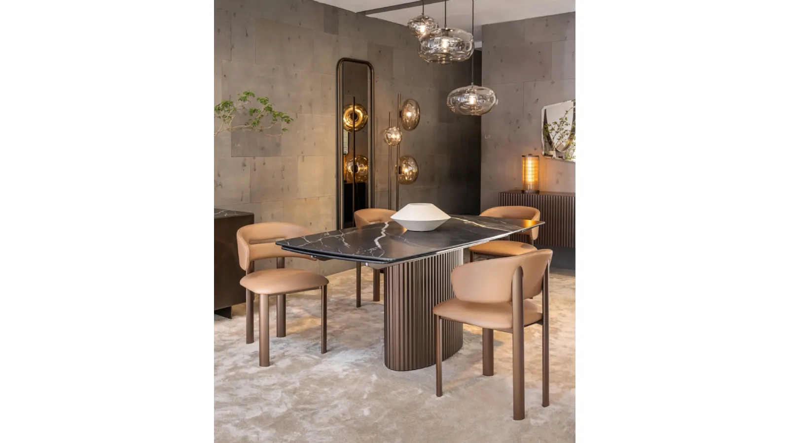 Sedia di design in pelle Velvet di Riflessi