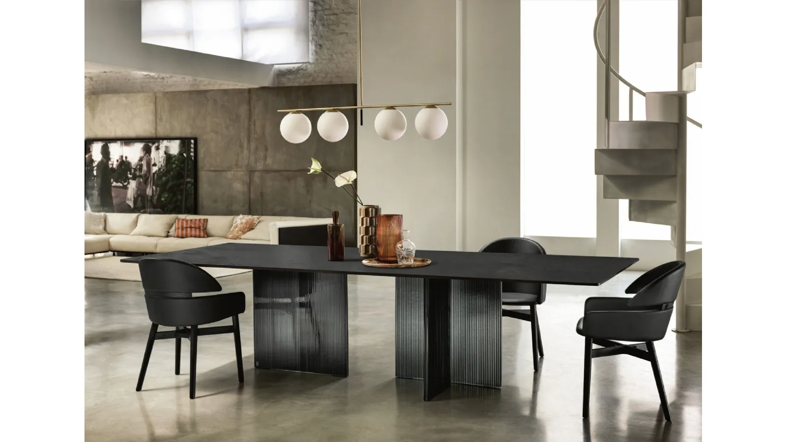 Tavolo Big Wave con top in vetro spatolato Ecomalta di Fiam